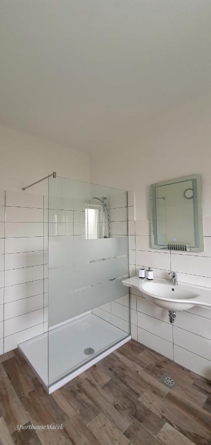 Aparthouse Macek Apartment Ljubljana Bagian luar foto