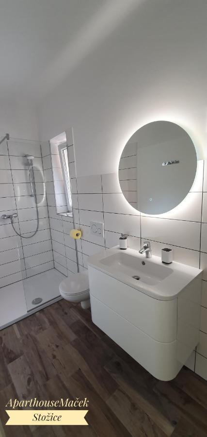 Aparthouse Macek Apartment Ljubljana Bagian luar foto